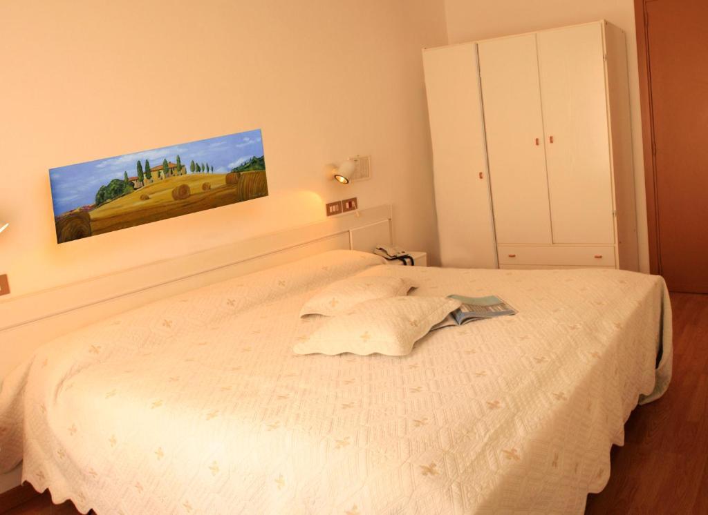 Hotel Aggravi Chianciano Terme Oda fotoğraf
