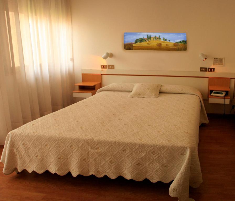 Hotel Aggravi Chianciano Terme Oda fotoğraf