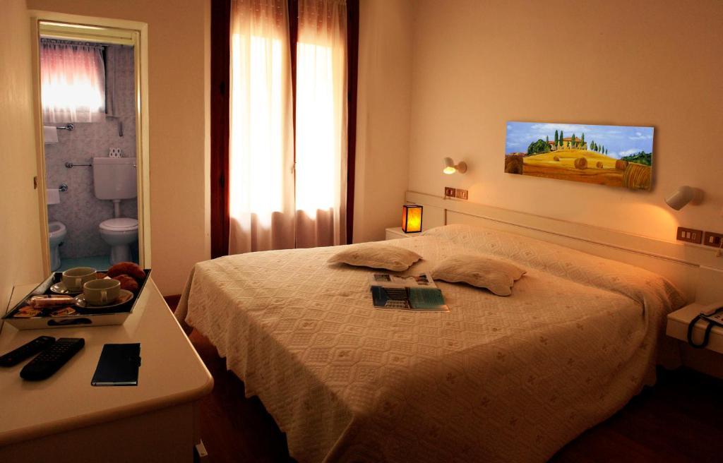 Hotel Aggravi Chianciano Terme Oda fotoğraf